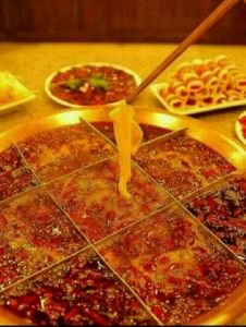 重慶火鍋底料哪家好？蘸料來(lái)選擇