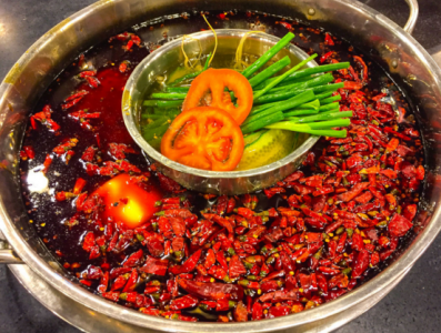 重慶火鍋底料廠(chǎng)家，吃火鍋所必須要注意的