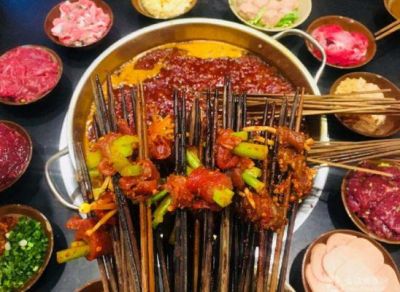 什么類(lèi)型火鍋底料廠(chǎng)家一般火鍋店會(huì )選擇