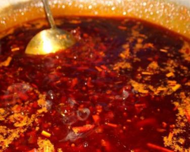判斷麻辣火鍋底料質(zhì)量好壞的標準是什么？