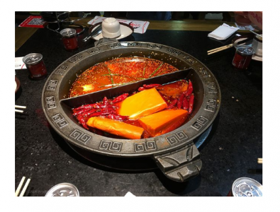 怎么選擇一家可靠的牛油底料廠(chǎng)家？