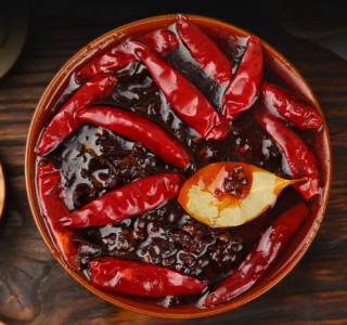 不同火鍋底料味差異大？重慶廠(chǎng)家揭秘！