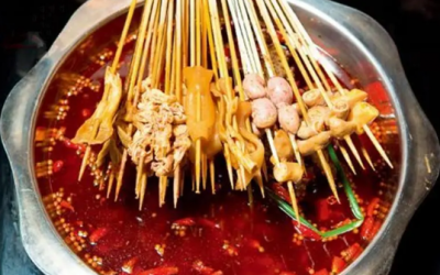 重慶串串香美味秘訣何在？批發(fā)為何重要？