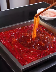 定制紅油有何秘訣？廠(chǎng)家給你答案