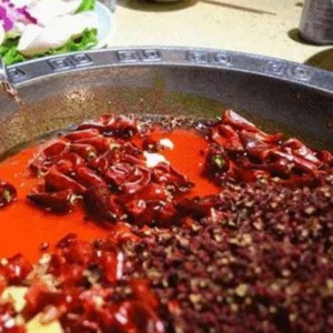 探訪(fǎng)火鍋底料廠(chǎng)：獨特配方魅力何在？